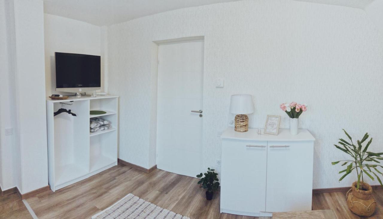 Tramini Apartmanok Έγκερ Εξωτερικό φωτογραφία